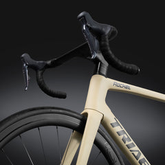 Bicicleta de carretera AERO de carbono A9 (Shimano 8070)